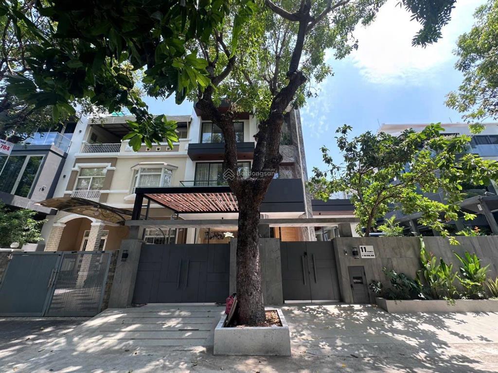 Cho thuê biệt thự sân vườn đẹp, hiện đại khu mỹ giang  phú mỹ hưng