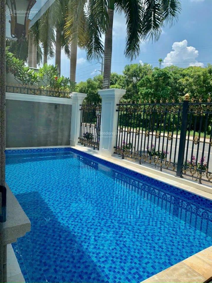 Biệt thự đơn lập phú mỹ hưng 5pn thang máy + hồ bơi