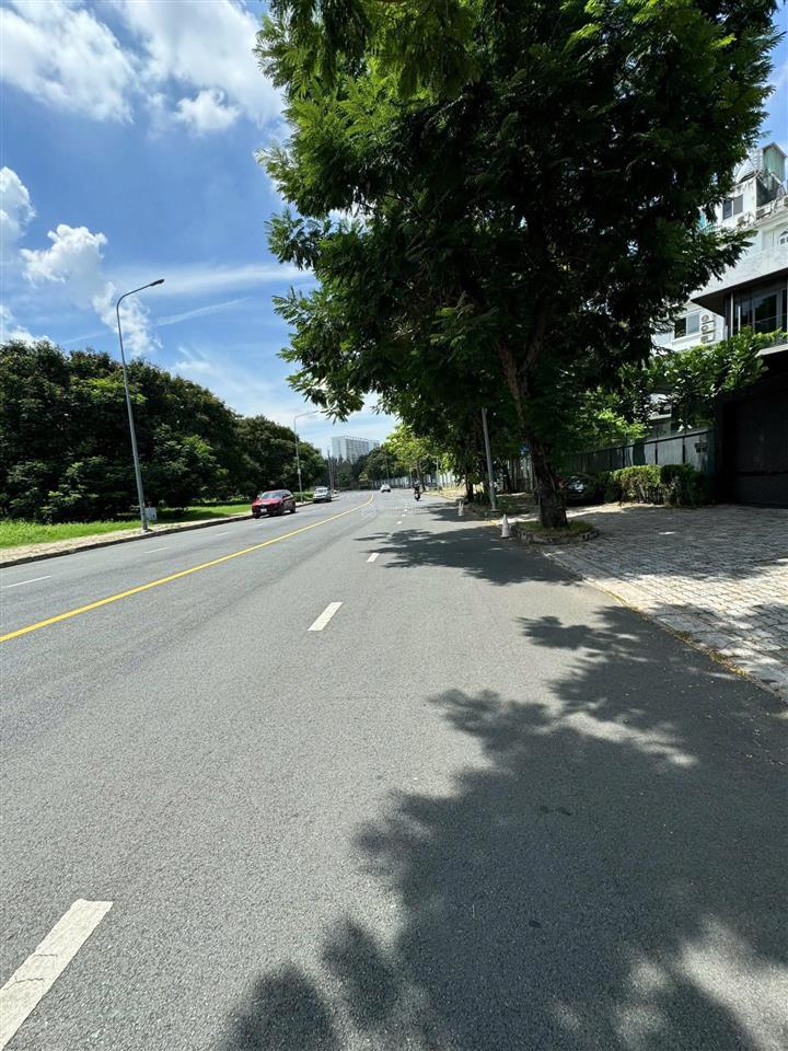 Biệt thự đẹp sân vườn hồ bơi khu compound hưng thái  phú mỹ hưng