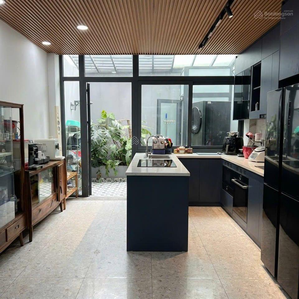 Bán nhà đẹp hxh bạch đằng, 4x18, 4 tầng hiện đại, shr