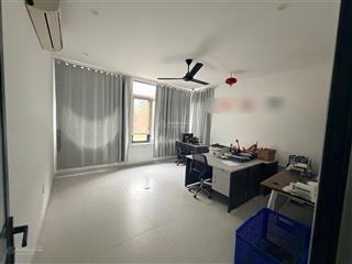 Cho thuê văn phòng đã sẵn nội thất cơ bản & pccc tại khu vực bến xe đà nẵng