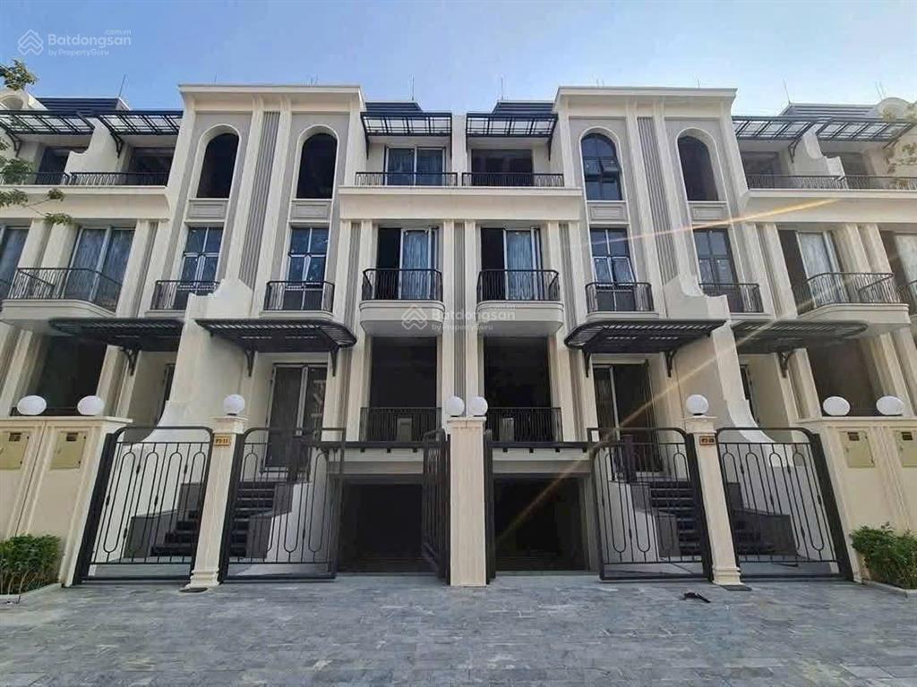 Biệt thự khu p ciputra đang là công trình có thiết kế đẹp nhất ở ciputra. chuẩn bị đưa vào sử dụng