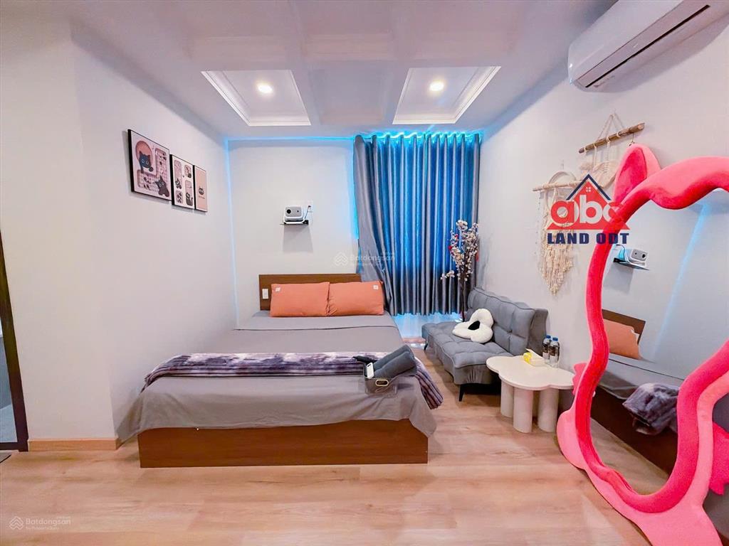 Bán căn khách sạn siêu vip có dòng tiền cho thuê ổn định