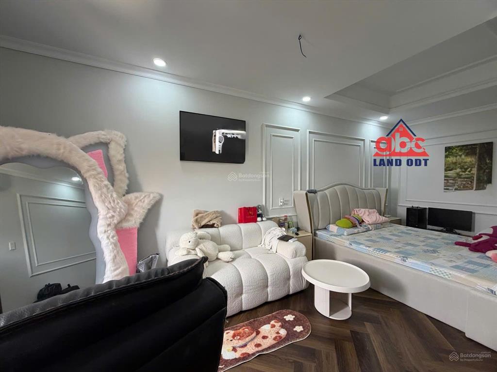 Bán căn khách sạn siêu vip có dòng tiền cho thuê ổn định