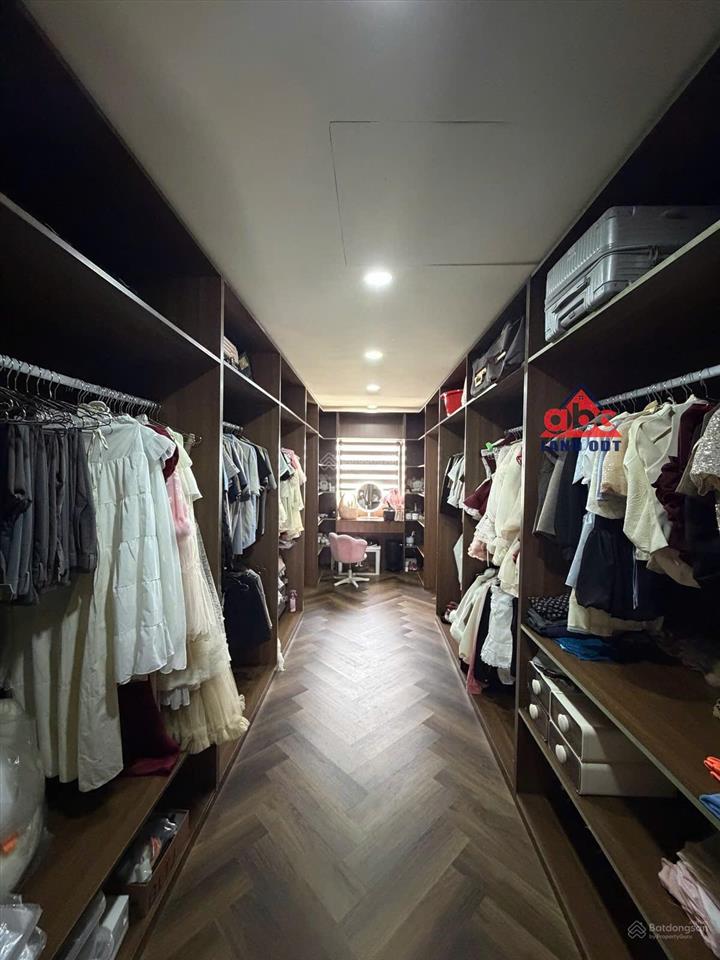 Bán căn khách sạn siêu vip có dòng tiền cho thuê ổn định