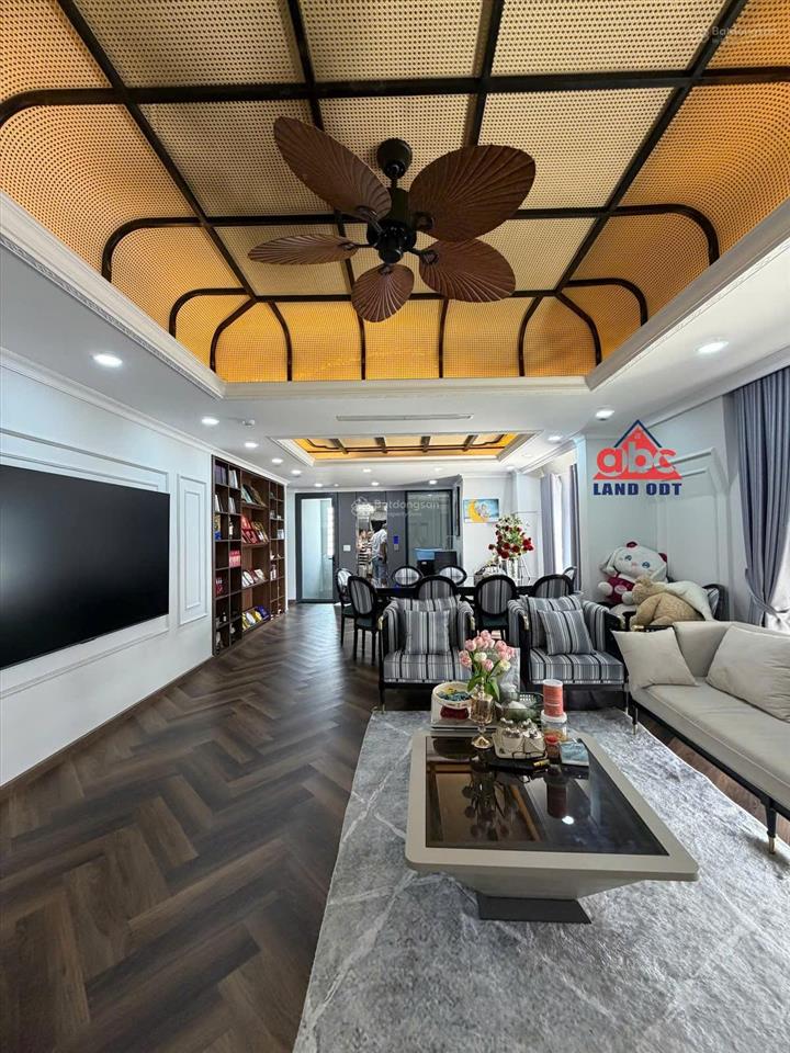 Bán căn khách sạn siêu vip có dòng tiền cho thuê ổn định