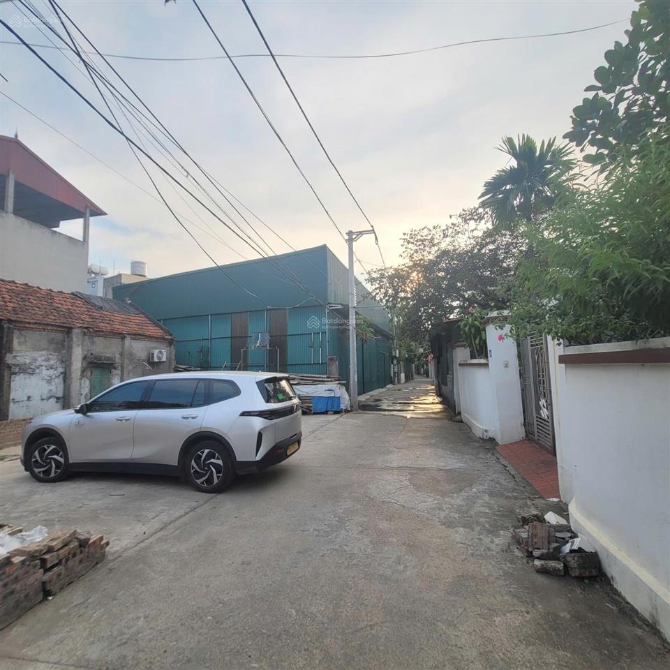 12 triệu kho 400m2 kiêu kỵ gia lâm hà nội xe 2.5 tấn vào