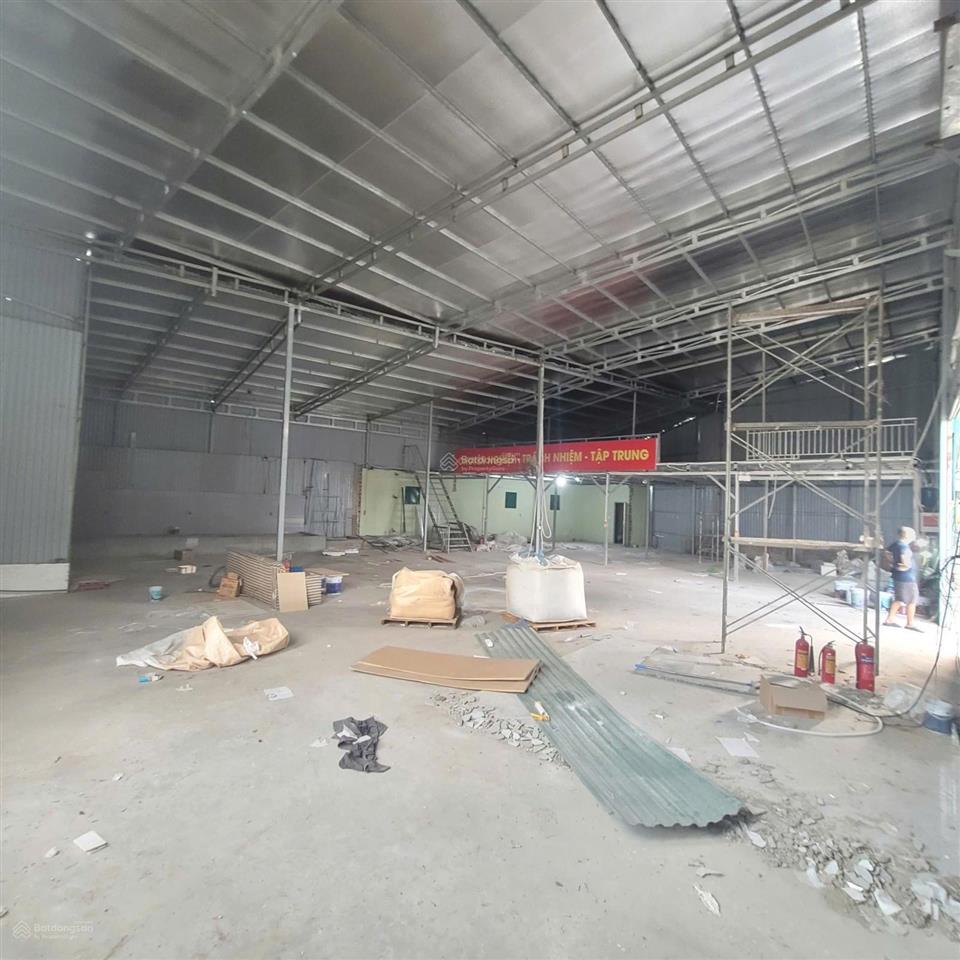 12 triệu kho 400m2 kiêu kỵ gia lâm hà nội xe 2.5 tấn vào
