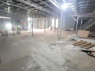 12 triệu kho 400m2 kiêu kỵ gia lâm hà nội xe 2.5 tấn vào