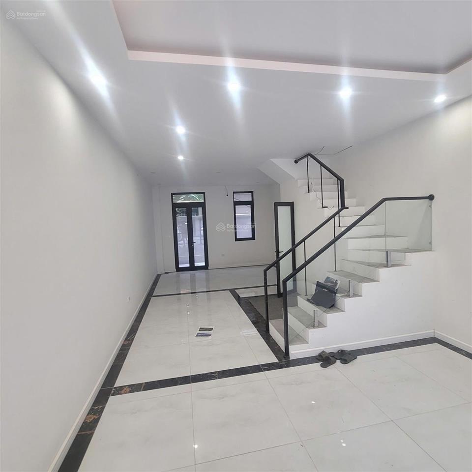 5tr/th thuê 5 tầng chỉ hoàn thiện mình tầng 1 vinhomes ocean park 2 hưng yên