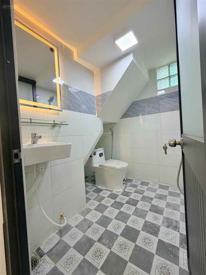 Căn góc lương văn can q8  ngang 3.8m  hẻm 4m  3pn  chỉ 3 tỷ880  shr hoàn công chuẩn