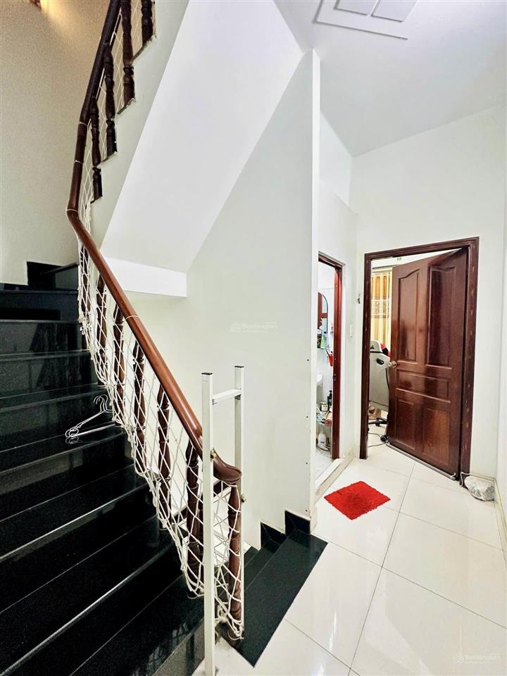 Cách mt phạm đức sơn q8 30m  ngay trường nguyễn thị định  hẻm xe hơi  3tầng  chỉ 5đ15
