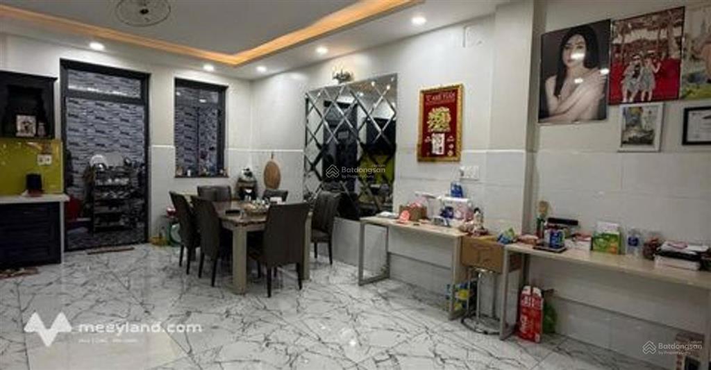 Nhà mặt tiền kdc trịnh quang nghịxe hơi ngủ trong nhà ngang 5mx22m 4tầng  chỉ 8t.ỷ8