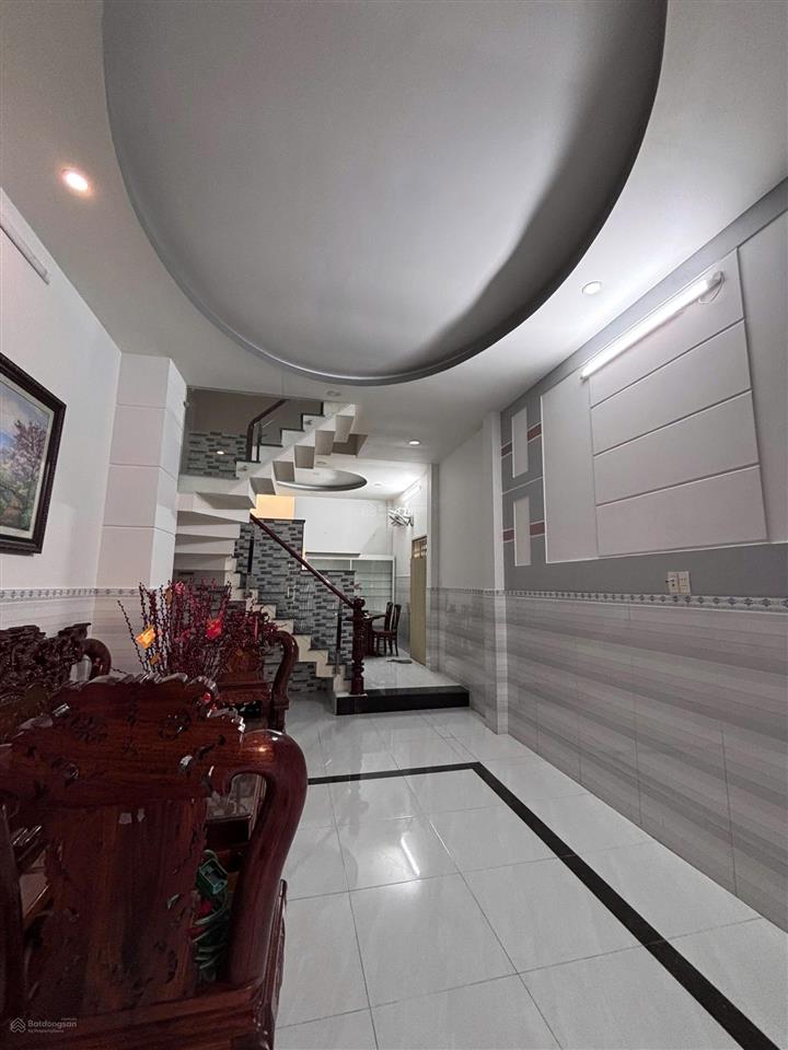 Cho thuê nhà căn góc 2 mặt tiền rộng thoáng 3pn, 3wc, 56m2, 3 tầng, ngay chợ vạn nguyên q8