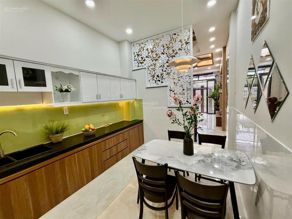 Siêu phẩm mặt tiền view sông quận 8, đường 12m  5 tầng full nội thất  chỉ hơn 8tỷ