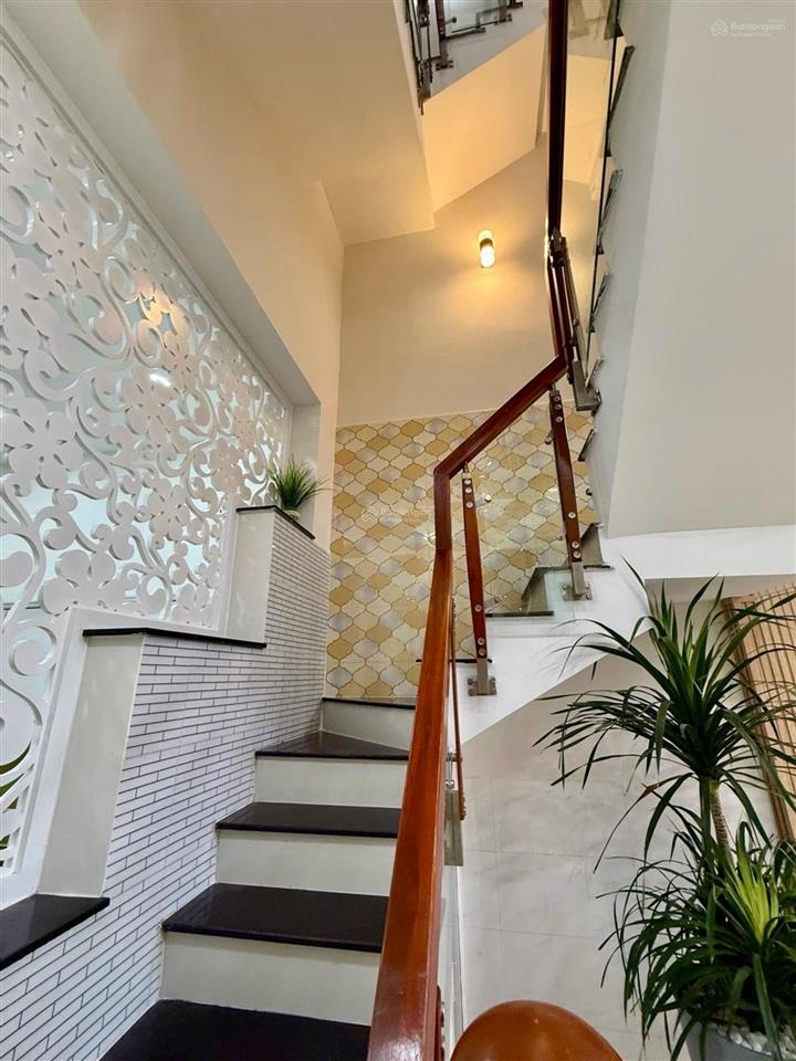 Siêu phẩm mặt tiền view sông quận 8, đường 12m  5 tầng full nội thất  chỉ hơn 8tỷ