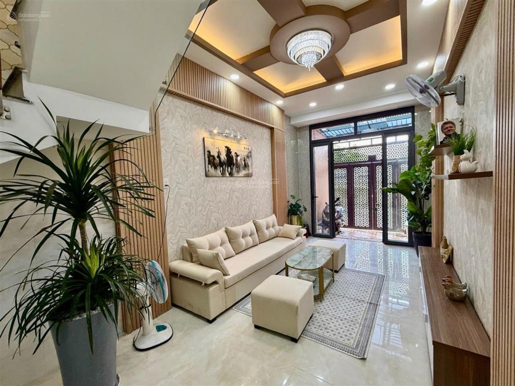 Siêu phẩm mặt tiền view sông quận 8, đường 12m  5 tầng full nội thất  chỉ hơn 8tỷ