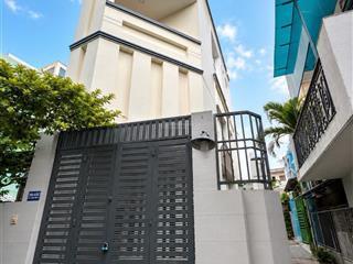 Nhà góc 2 mặt thoáng mới xây 4 tầng ngay cầu chà và q8  ngang 4m x 17m  chỉ hơn 5 tỷ