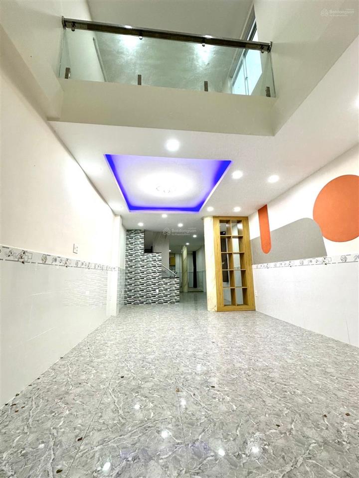 Nhà góc 2 mặt thoáng mới xây 4 tầng ngay cầu chà và q8  ngang 4m x 17m  chỉ hơn 5 tỷ