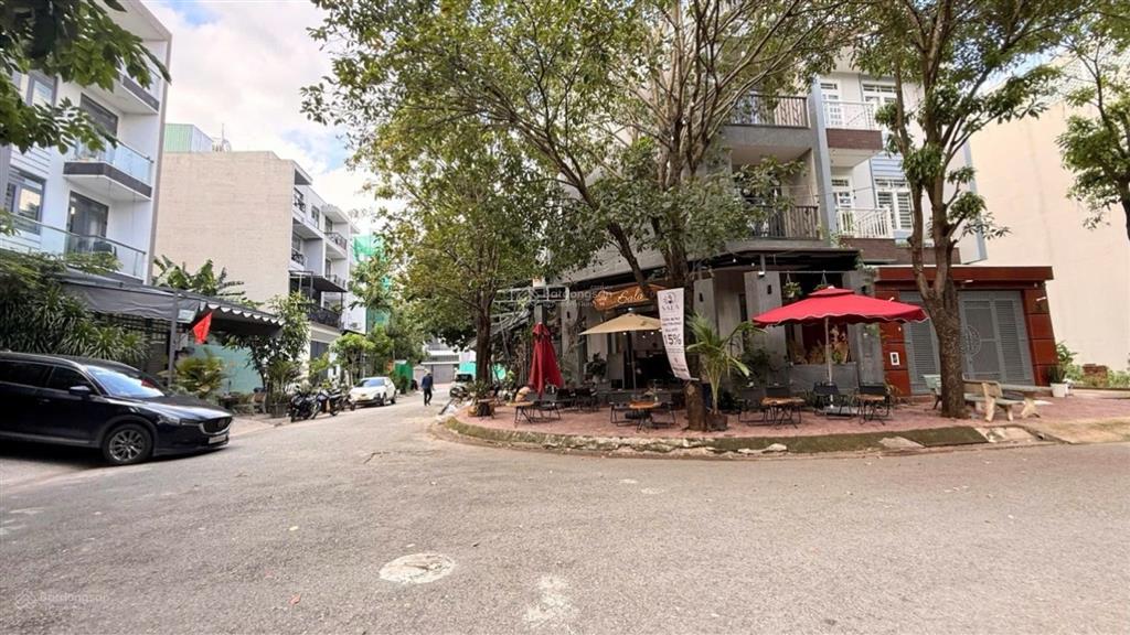 Nhà phố kdc nguyễn văn linh ngay trường đại học văn hiến  5m x 20m  4 tầng  chỉ hơn 8đ