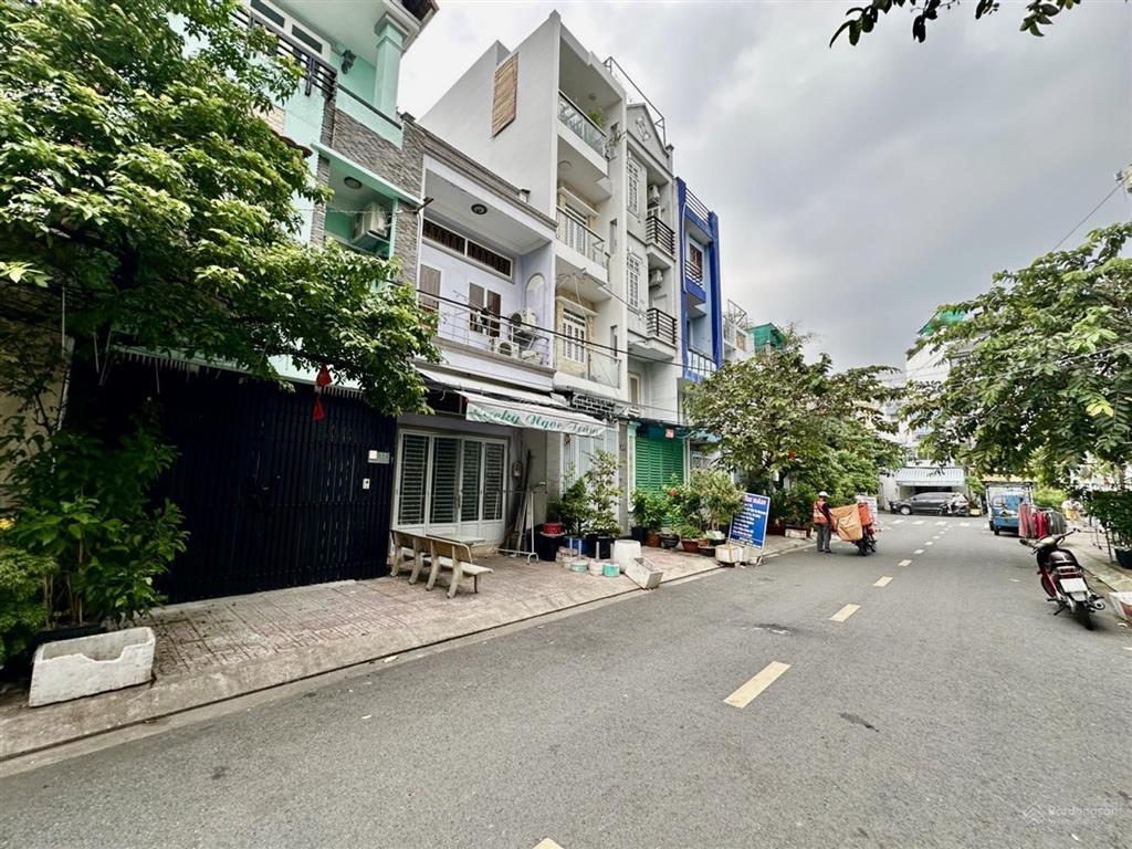 Nhà kdc đồng bộ thuộc p4 q8  cách chợ phạm thế hiển chỉ 100m  3 tầng  chỉ hơn 8 tỷ