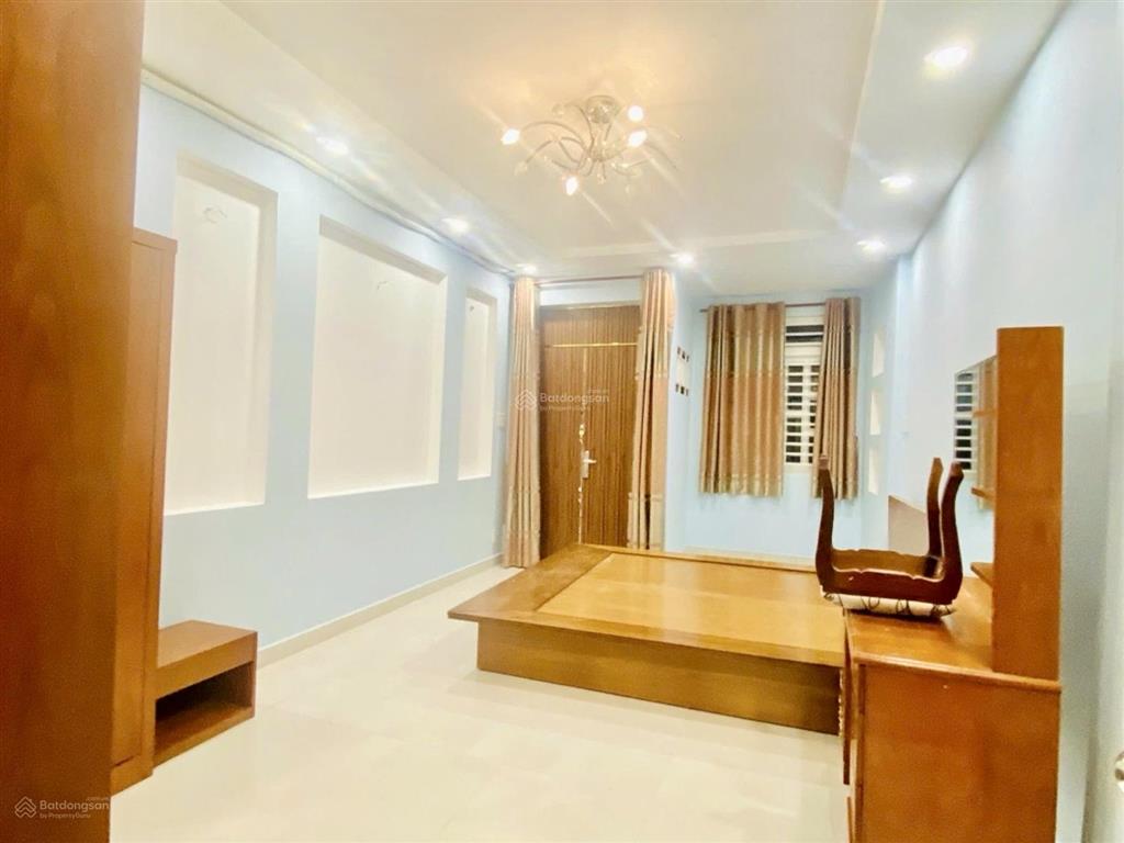 Nhà kdc đồng bộ thuộc p4 q8  cách chợ phạm thế hiển chỉ 100m  3 tầng  chỉ hơn 8 tỷ