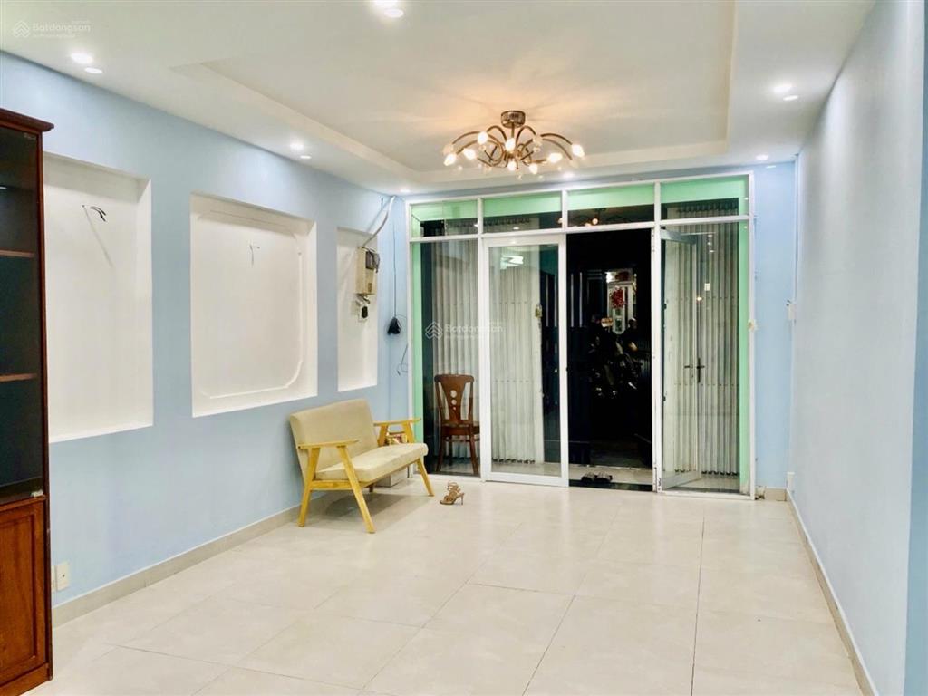 Nhà kdc đồng bộ thuộc p4 q8  cách chợ phạm thế hiển chỉ 100m  3 tầng  chỉ hơn 8 tỷ