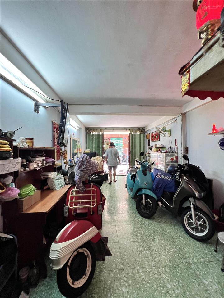 Nhà 3 tầng sát mặt tiền ttq6  hẻm 4m thông hậu giang, minh phụng  hoàn công đủ