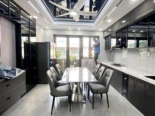 Hẻm xe tai cách 1 căn ra mặt tiền nhà đẹp 6 tầng  full hết nội thất,thang máy xịn xò  chi 10ty