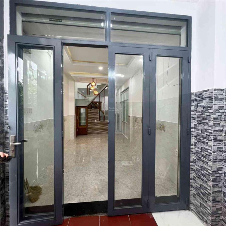 Hẻm xe hơi  dt 66m² nhỉnh 5 tỷ ngay sau căn mặt tiền  lê đức thọ, p16, gv.  dt nở bụng