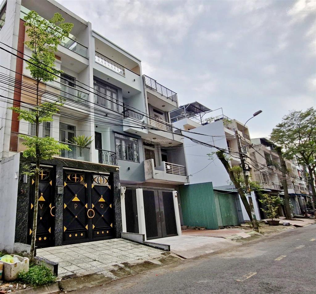 Bán nhà mặt tiền 4 tầng giáp bến xe quận 8 ngang 5m đường phạm hùng hoàn công đủ