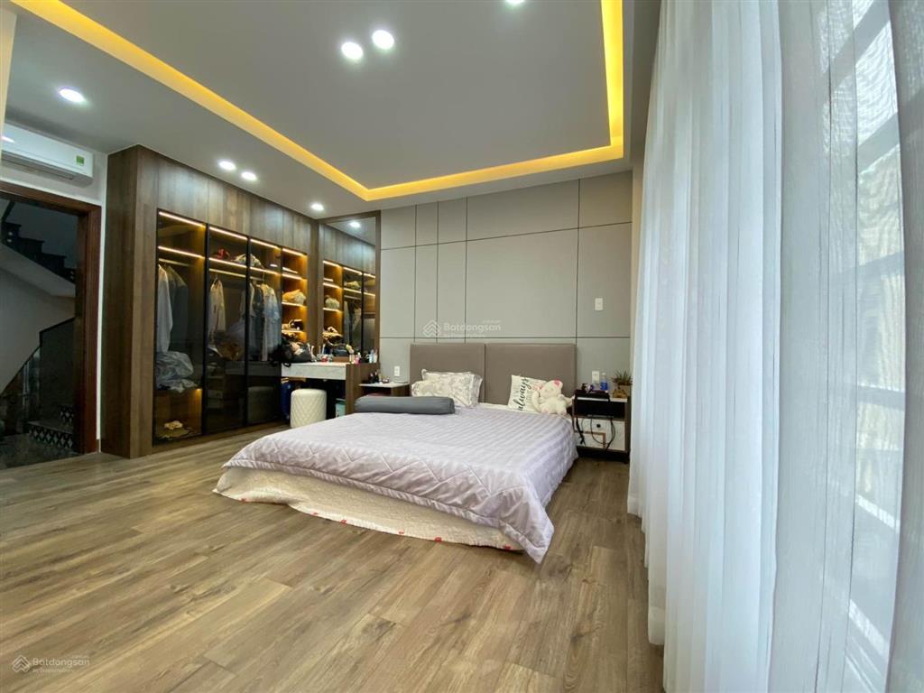 Bán nhà mặt tiền 4 tầng giáp bến xe quận 8 ngang 5m đường phạm hùng hoàn công đủ