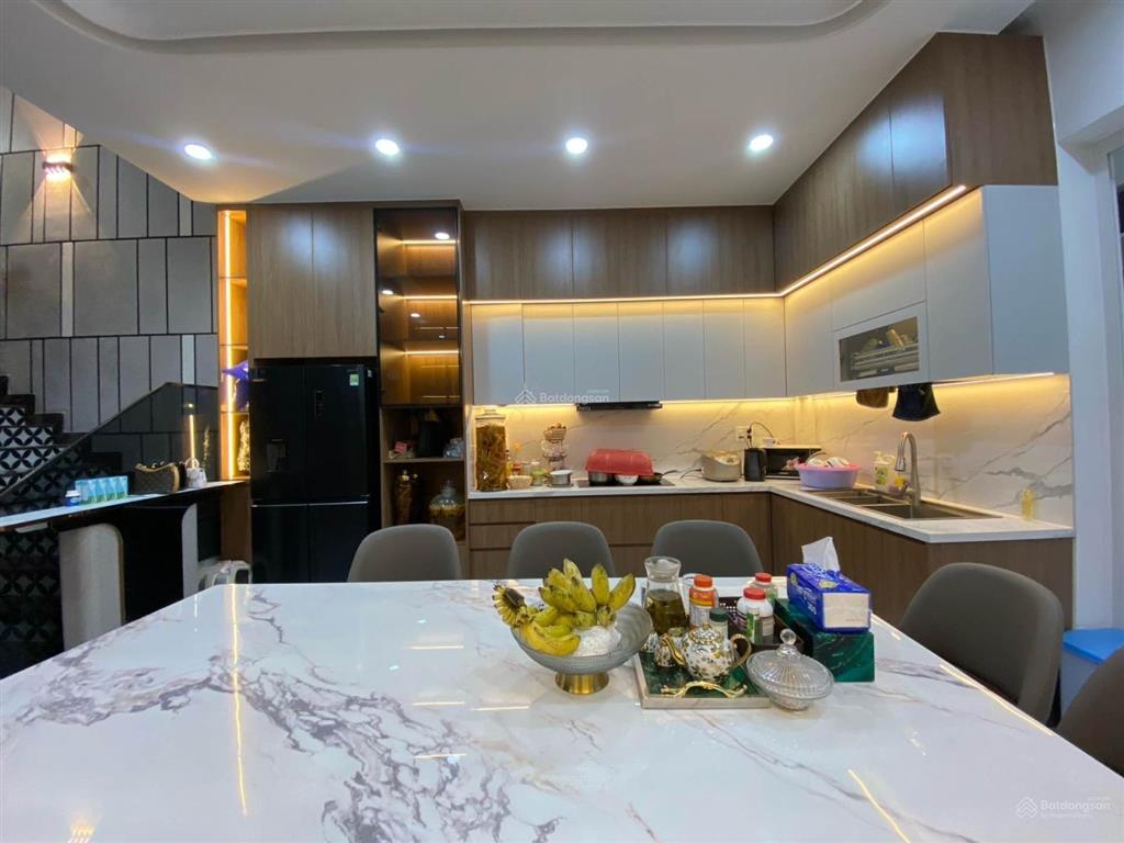 Bán nhà mặt tiền 4 tầng giáp bến xe quận 8 ngang 5m đường phạm hùng hoàn công đủ