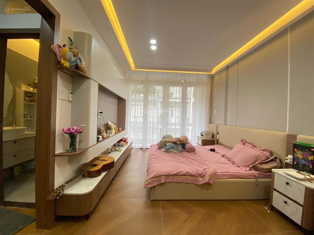 Bán nhà mặt tiền 4 tầng giáp bến xe quận 8 ngang 5m đường phạm hùng hoàn công đủ