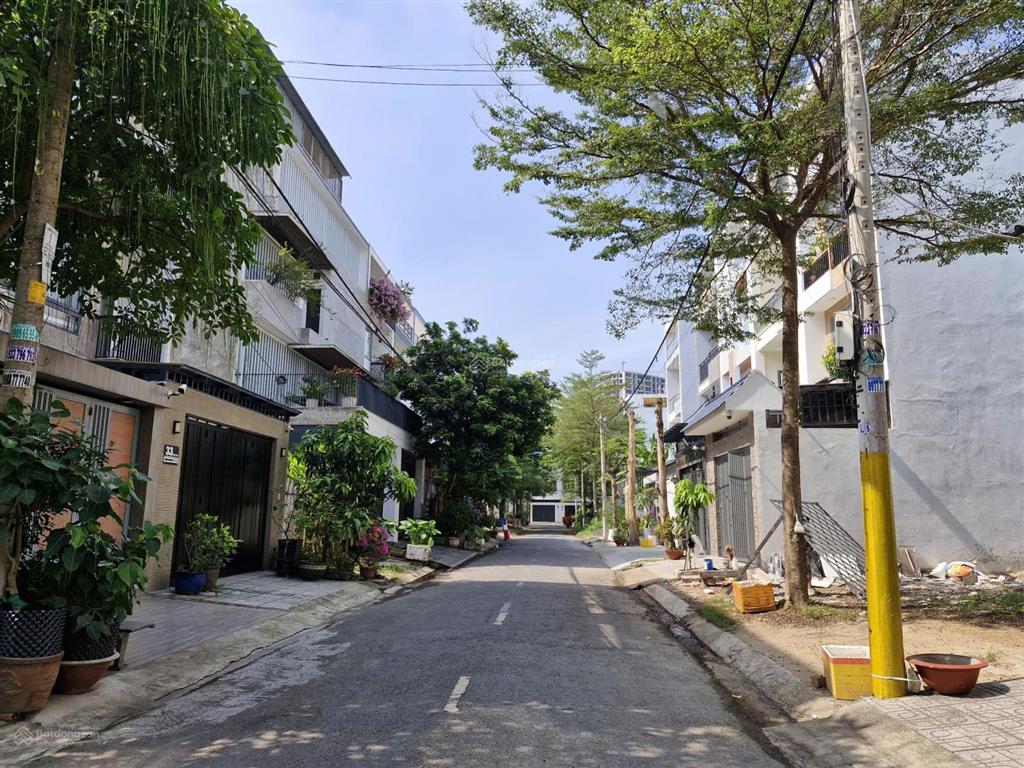 Bán nhà mặt tiền 4 tầng khu dân cư phú lợi ngang 5m xe hơi ngủ tặng nội thất gần chợ khu phân lô