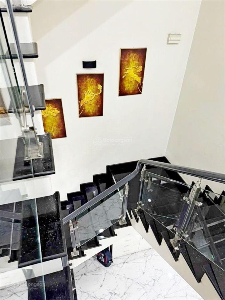 Bán nhà mặt tiền 4 tầng khu dân cư phú lợi ngang 5m xe hơi ngủ tặng nội thất gần chợ khu phân lô