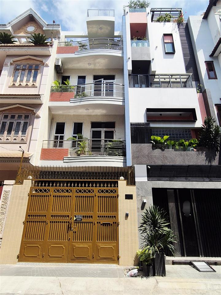 Nhà 5x16.5m 4 lầu trần thiện chánh q10  thuê 100 triệu  có thang máy