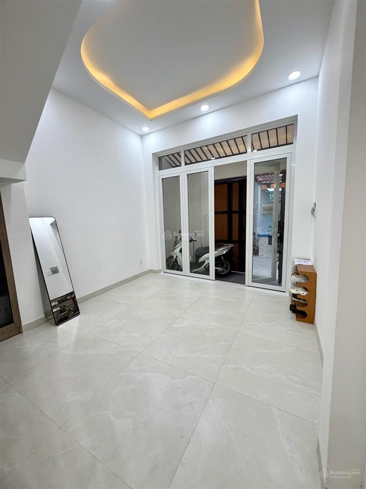 Nhà mới phong cách hiện đại âu cơ  tân bình hẻm ôtô thông 4 tầng nở hậu giá tốt