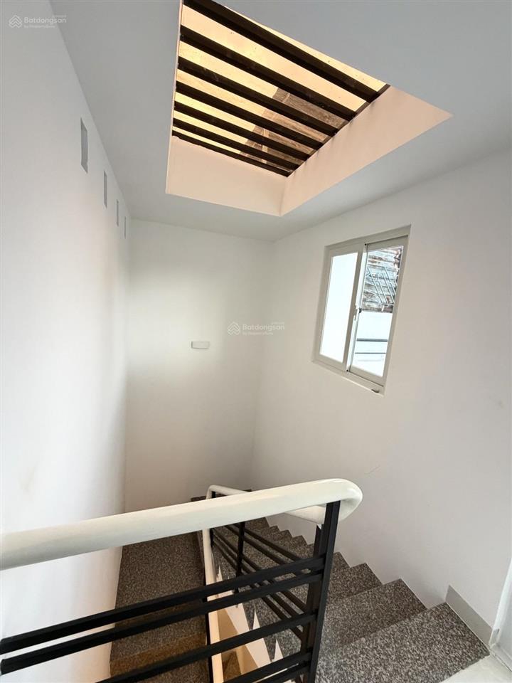 Nhà mới phong cách hiện đại âu cơ  tân bình hẻm ôtô thông 4 tầng nở hậu giá tốt