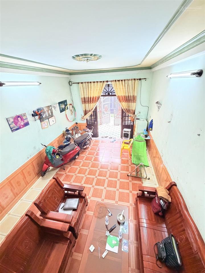 Bán nhà diện tích lớn 71m2(4.4x16m) khu tân sơn  tân bình cạnh sân bay 3tầng 4pn chỉ 6.4 tỷ