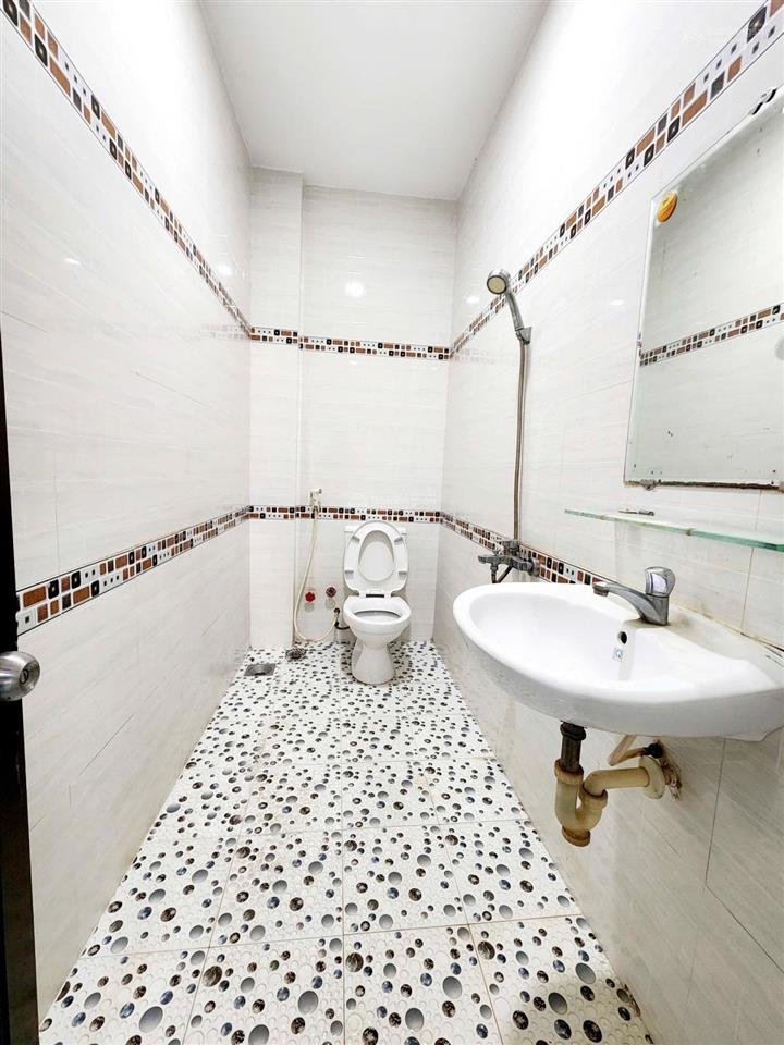 Nhà trung tâm lạc long quân  tân bình 58m2(4.5x13m) nở hậu phong thủy 3pn giá chỉ 5.2 tỷ