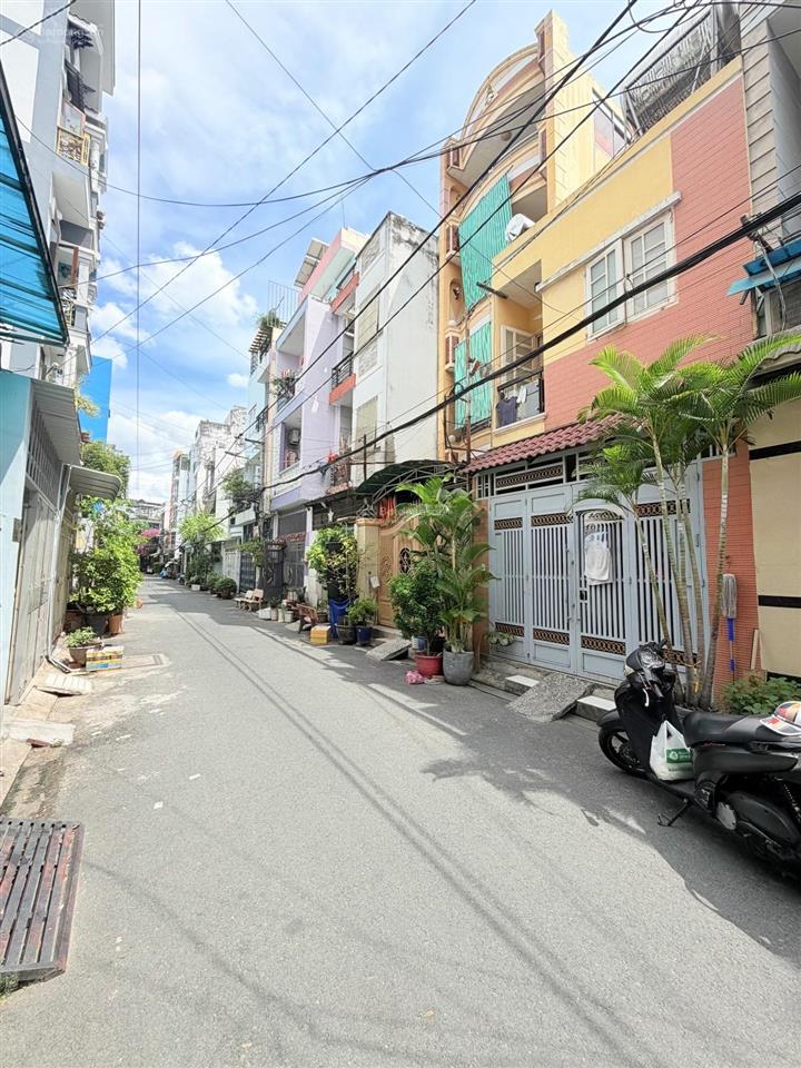 Tìm đâu ra căn nhà đối diện cv đầm sen gần 42m2(4.1x11m) hẻm nhựa thông và 5.9 tỷ
