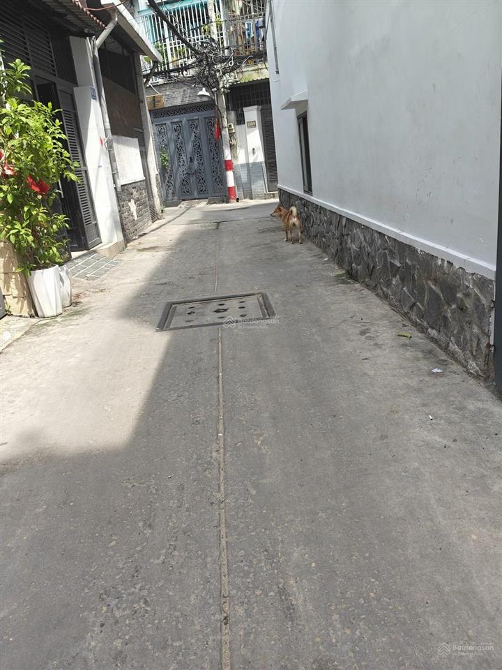Gu thiết kế trắng xanh thêm phần ấm cúng lạc long quân  tân phú 42m2 có 3 phòng ngủ