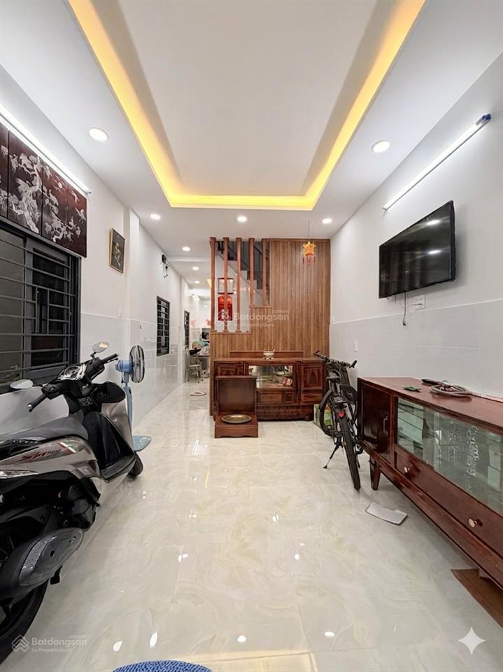 Bán nhà ngay nhà hát hoà bình 3 tháng 2  quận 10 hẻm xe hơi 45m2 chỉ 8.9 tỷ