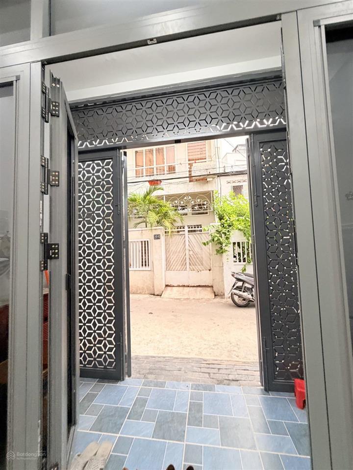Bán nhà ngay nhà hát hoà bình 3 tháng 2  quận 10 hẻm xe hơi 45m2 chỉ 8.9 tỷ