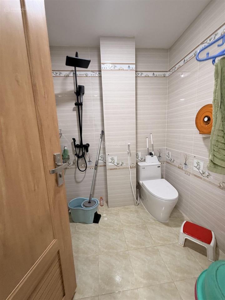 Bán nhà ngay nhà hát hoà bình 3 tháng 2  quận 10 hẻm xe hơi 45m2 chỉ 8.9 tỷ