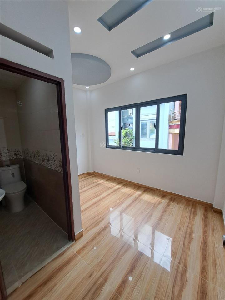 Anh đức từng nói chỉ cần căn nhà đủ rộng để ba mẹ ở tầng trệt vợ chồng con cái có không gian riêng