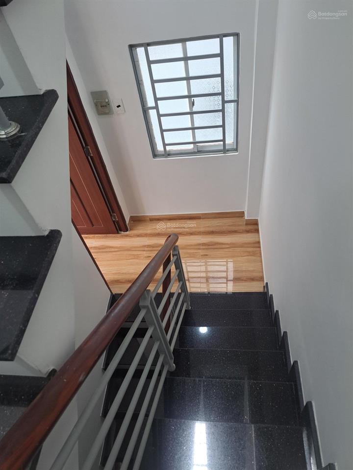 Anh đức từng nói chỉ cần căn nhà đủ rộng để ba mẹ ở tầng trệt vợ chồng con cái có không gian riêng