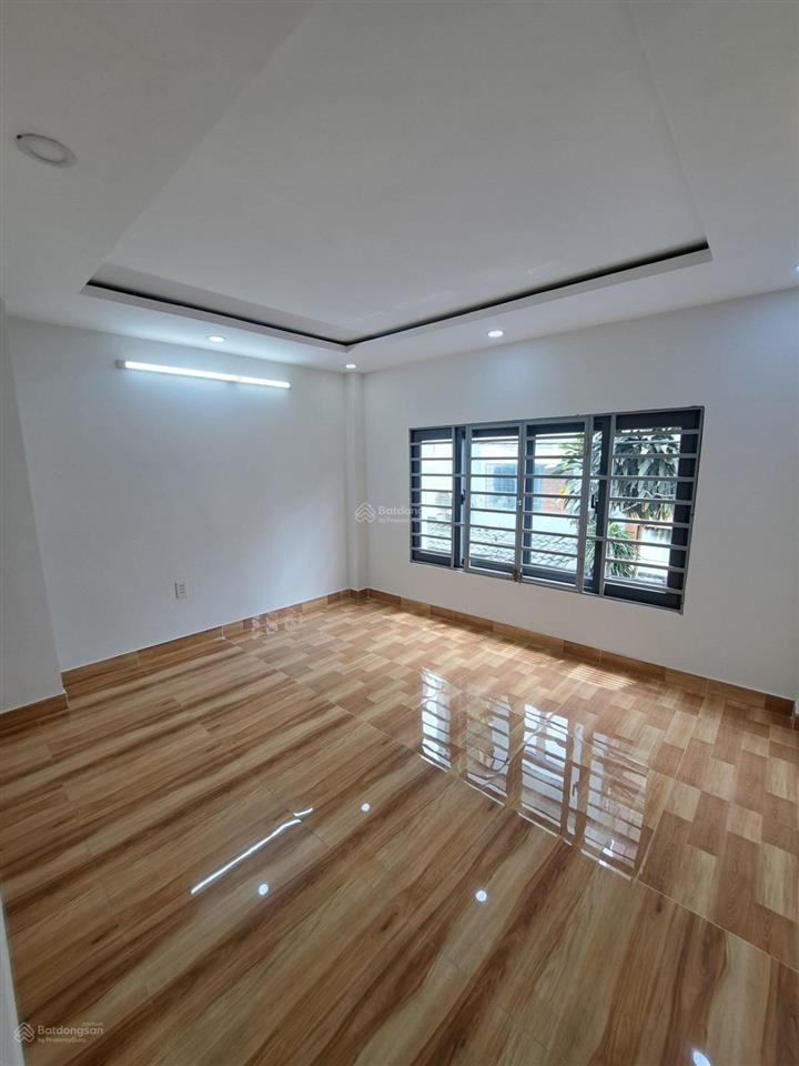 Anh đức từng nói chỉ cần căn nhà đủ rộng để ba mẹ ở tầng trệt vợ chồng con cái có không gian riêng