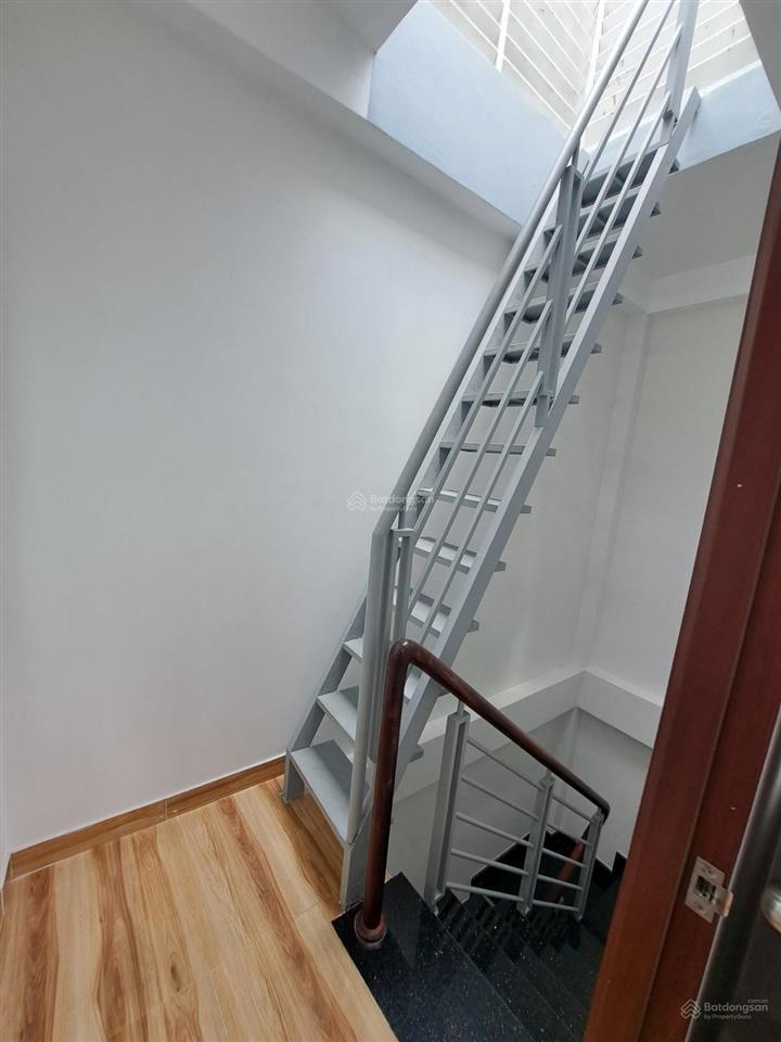 Anh đức từng nói chỉ cần căn nhà đủ rộng để ba mẹ ở tầng trệt vợ chồng con cái có không gian riêng